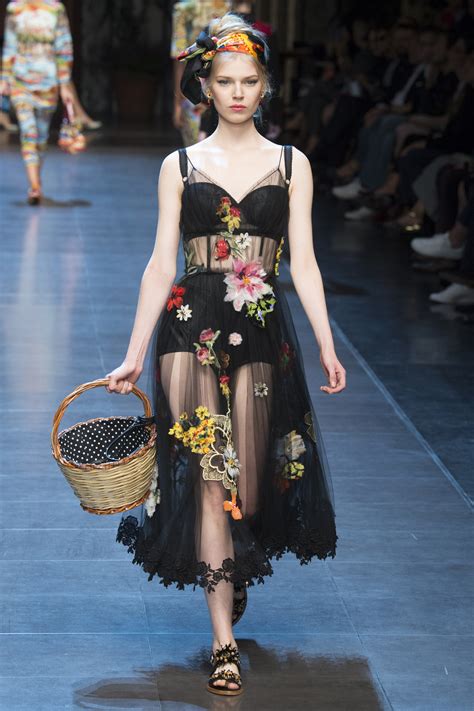 dolce and gabbana runway.